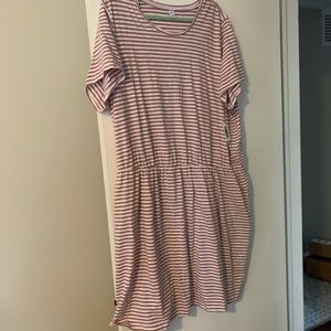 Old navy Tshirt style dress with synched waist